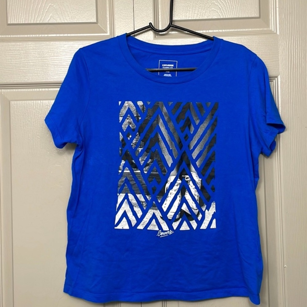 Converse Women’s XL blue short sleeve graphic design classic fit tee. W3